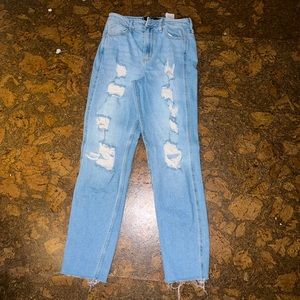 Hollister High Rise Mom Jean *size 3R*